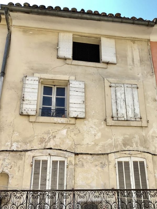 L'Isle-sur-la-Sorgue beautiful shopfront