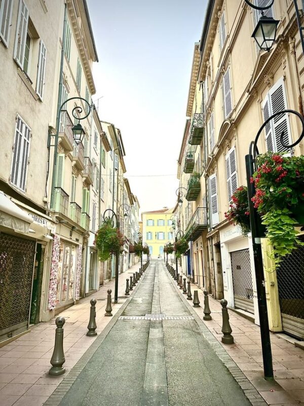 Discover Antibes on the Riviera. Main Street