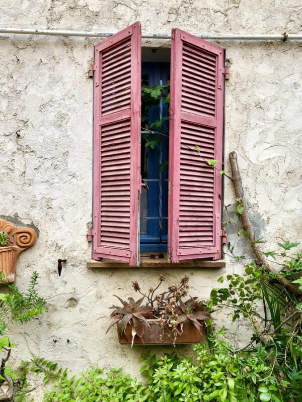 Discover Antibes on the Riviera. Pink Shutters