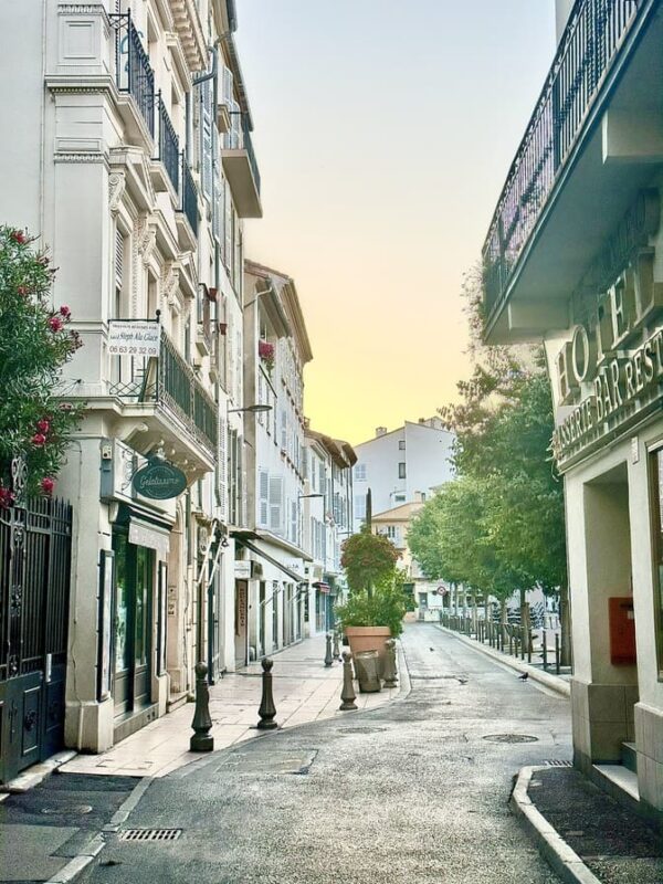 Discover Antibes on the Riviera. Beautiful Street