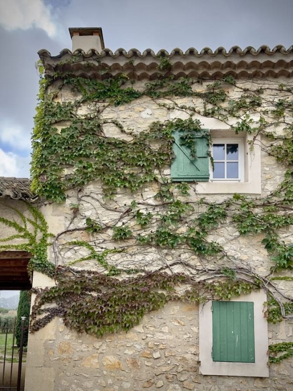 Eygalieres Beautiful Building