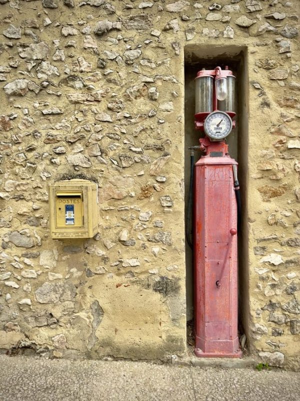Eygalieres Local Art